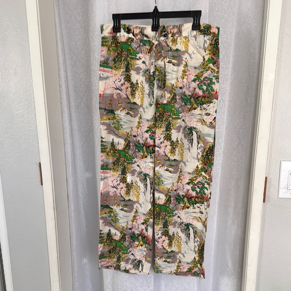 LUCKY BEACH HULA WEAR Green and Pink Chinos with Scenic Print